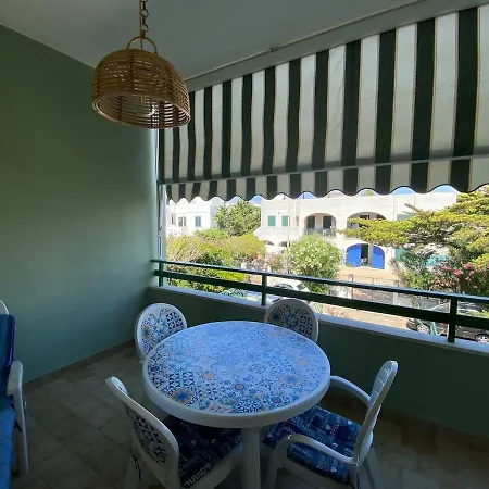 50 Passi Dal Mare, House Glory